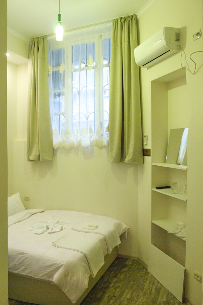 Apartment On Rustaveli Avenue Тбилиси Екстериор снимка