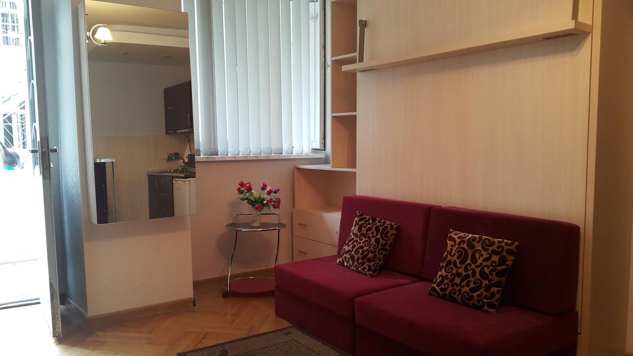 Apartment On Rustaveli Avenue Тбилиси Екстериор снимка