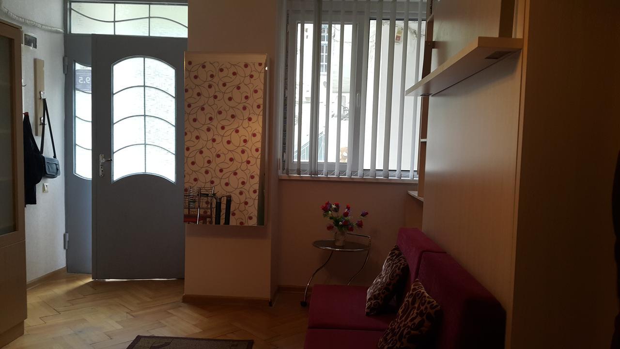 Apartment On Rustaveli Avenue Тбилиси Екстериор снимка